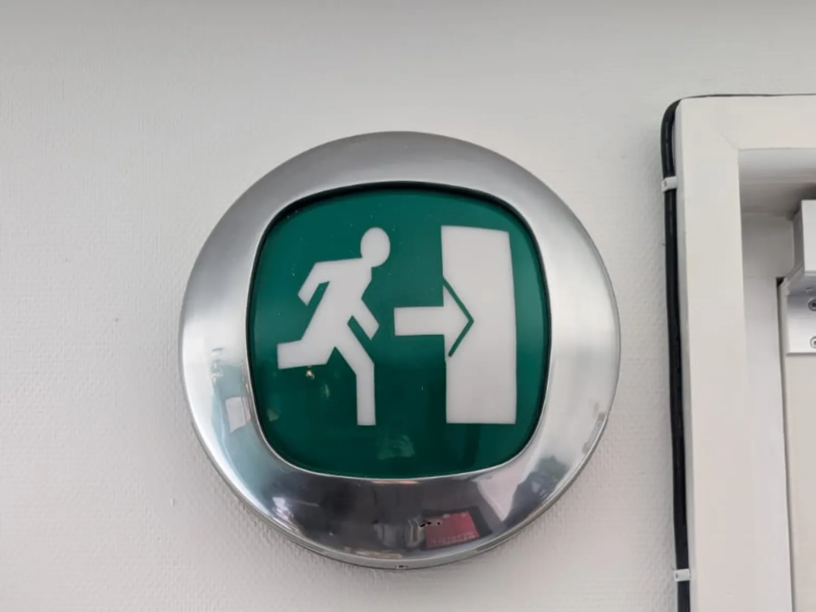 Emergency lighting