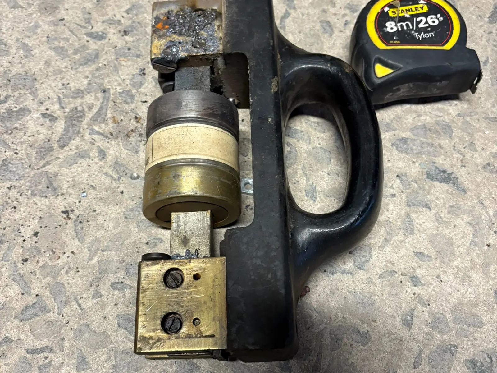 Heat-damaged fuse carrier