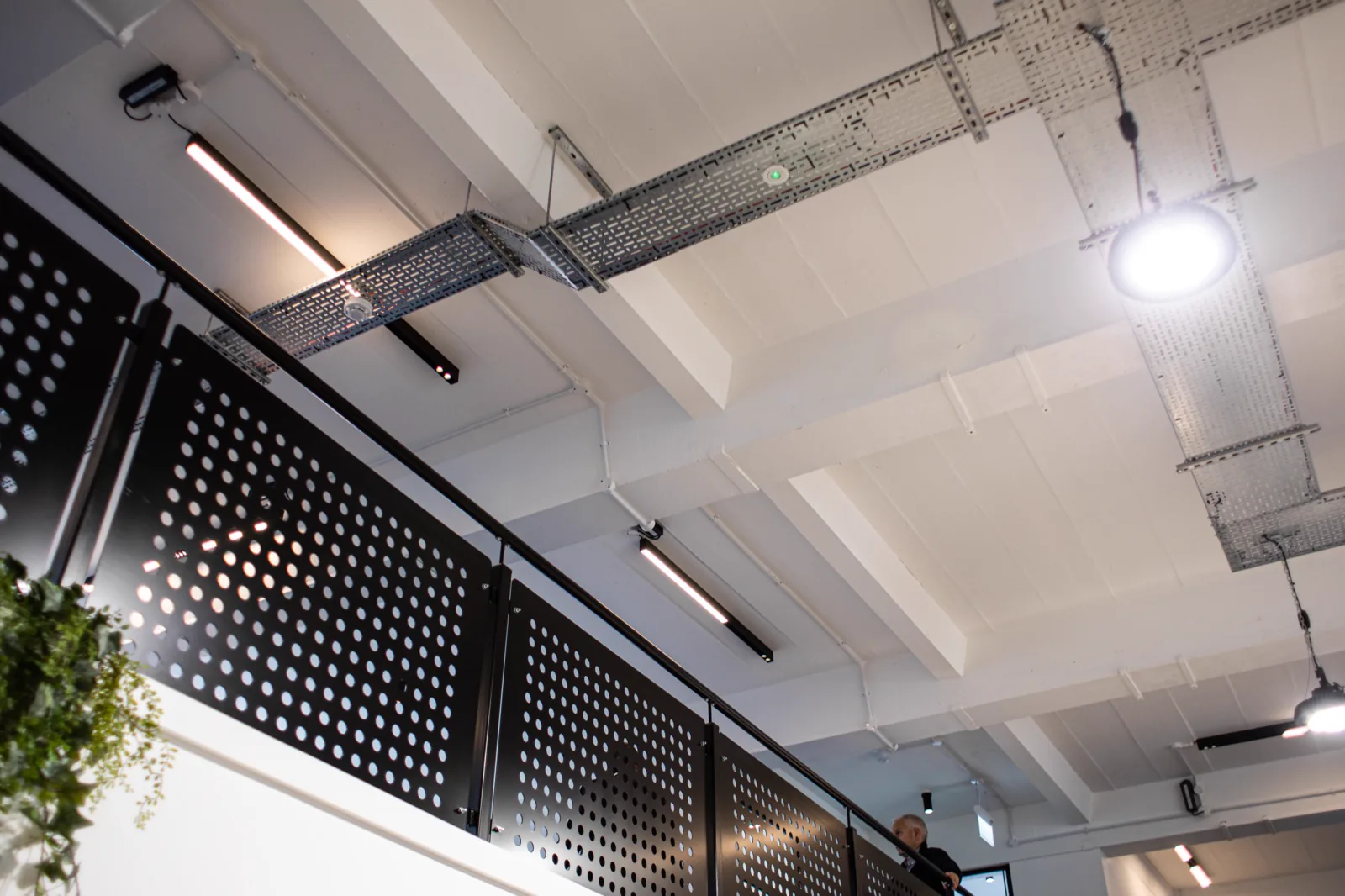 Workspace lighting & power